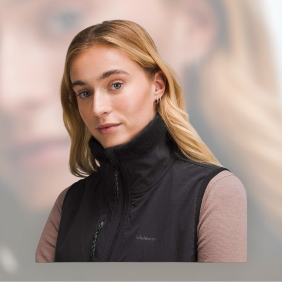 Lululemon Cinch-Hem Fleece Vest
Black / Super Dark - Picture 3 of 10